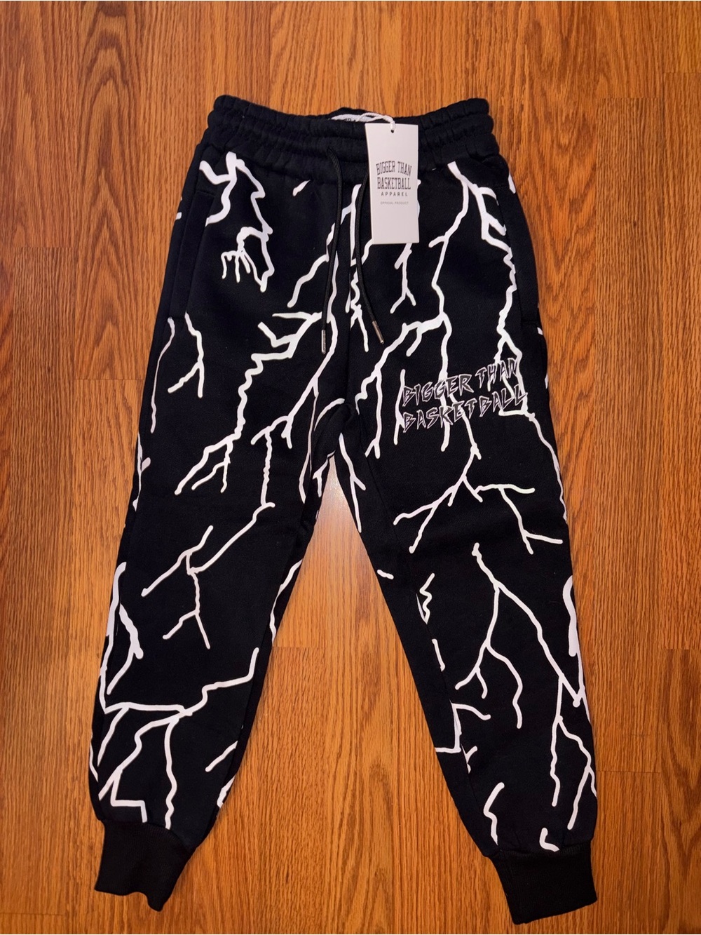 NWT-Bigger Than Basketball Sweatpants-boys